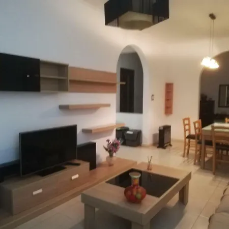 Modern Bedroom In In Central Area 그지라
